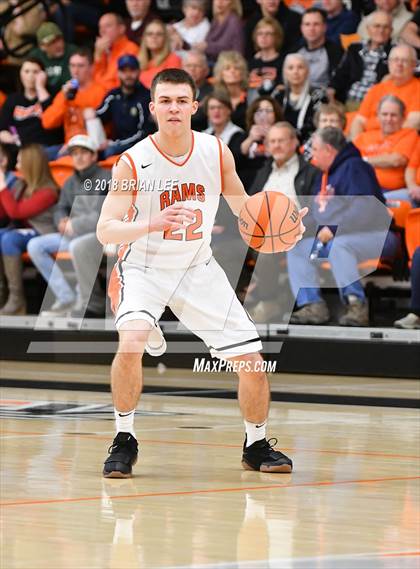 Thumbnail 2 in Mt. Vernon vs Herrin (IHSA 3A Regional Quarterfinal) photogallery.