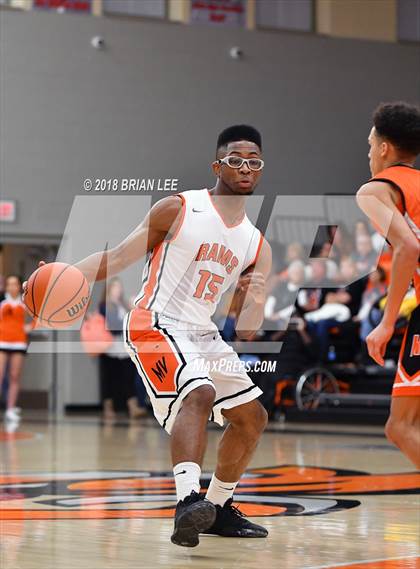 Thumbnail 2 in Mt. Vernon vs Herrin (IHSA 3A Regional Quarterfinal) photogallery.