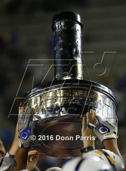 Thumbnail 2 in Bonita vs. San Dimas (Rivalry Game Smudge Pot) photogallery.