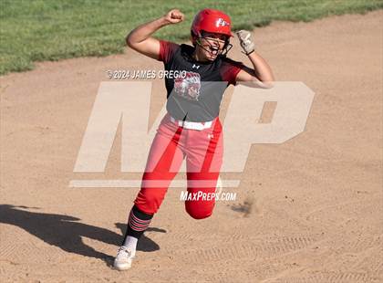 Thumbnail 3 in Elizabeth Forward vs. Hampton (WPIAL 4A Final) photogallery.