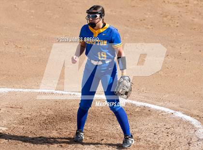 Thumbnail 2 in Elizabeth Forward vs. Hampton (WPIAL 4A Final) photogallery.