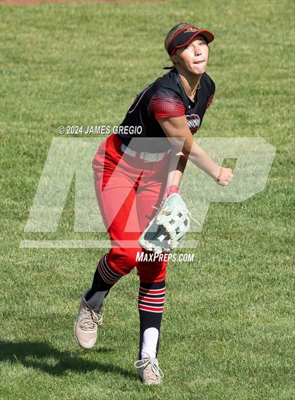 Thumbnail 3 in Elizabeth Forward vs. Hampton (WPIAL 4A Final) photogallery.