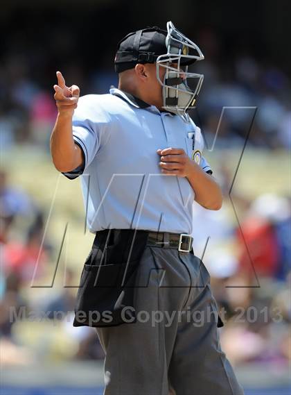 Thumbnail 2 in Serra vs. Mira Costa (CIF-SS D3 Final) photogallery.