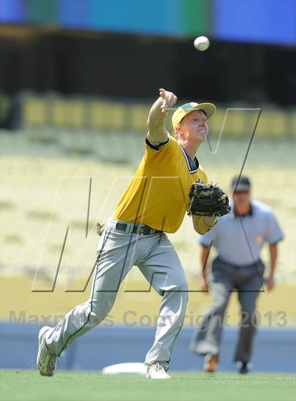 Thumbnail 1 in Serra vs. Mira Costa (CIF-SS D3 Final) photogallery.