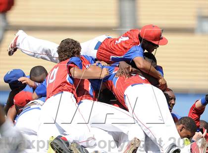 Thumbnail 2 in Serra vs. Mira Costa (CIF-SS D3 Final) photogallery.