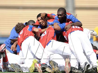 Thumbnail 1 in Serra vs. Mira Costa (CIF-SS D3 Final) photogallery.