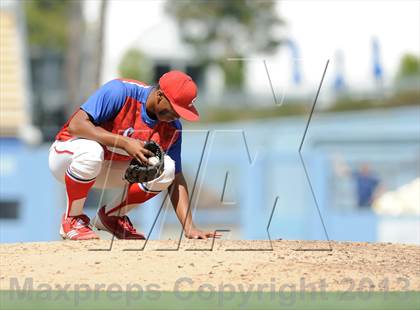 Thumbnail 1 in Serra vs. Mira Costa (CIF-SS D3 Final) photogallery.