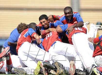 Thumbnail 2 in Serra vs. Mira Costa (CIF-SS D3 Final) photogallery.