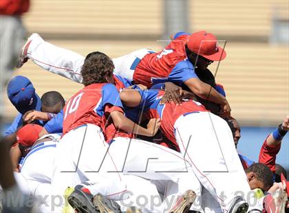 Thumbnail 3 in Serra vs. Mira Costa (CIF-SS D3 Final) photogallery.