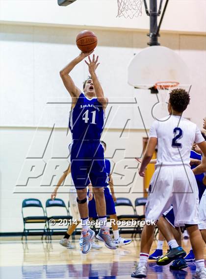 Thumbnail 1 in MacArthur vs Warren A photogallery.