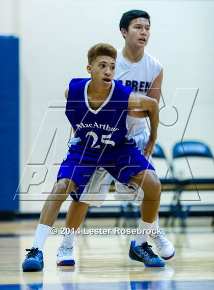 Thumbnail 2 in MacArthur vs Warren A photogallery.