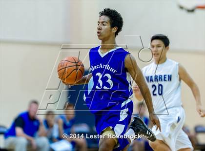 Thumbnail 1 in MacArthur vs Warren A photogallery.