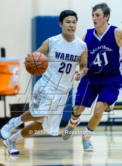 Thumbnail 3 in MacArthur vs Warren A photogallery.