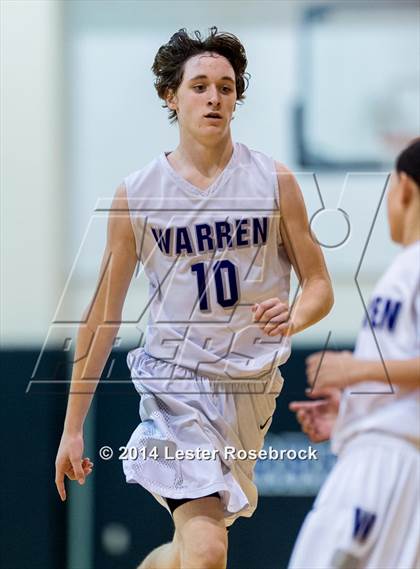 Thumbnail 2 in MacArthur vs Warren A photogallery.
