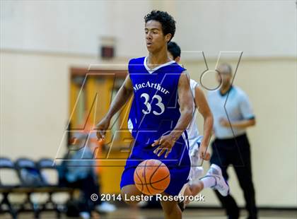 Thumbnail 3 in MacArthur vs Warren A photogallery.
