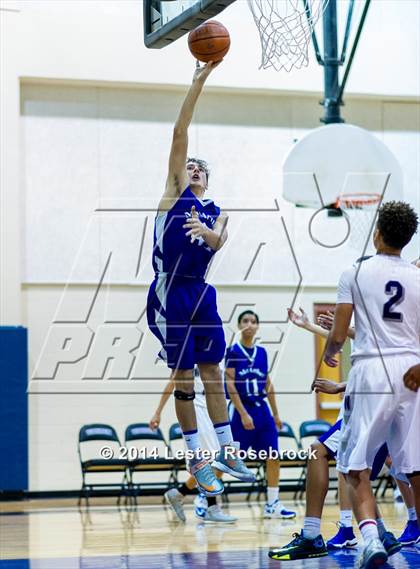 Thumbnail 2 in MacArthur vs Warren A photogallery.