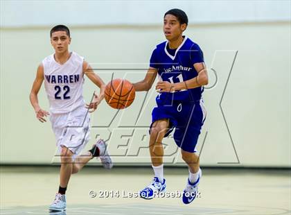 Thumbnail 2 in MacArthur vs Warren A photogallery.