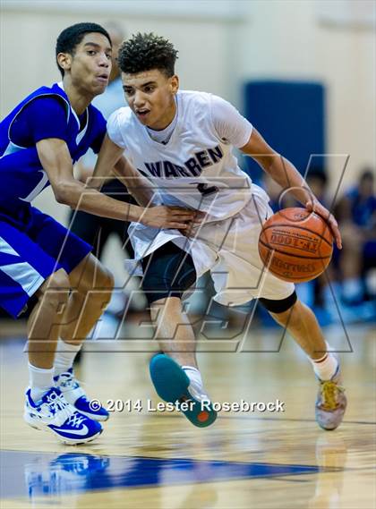 Thumbnail 1 in MacArthur vs Warren A photogallery.