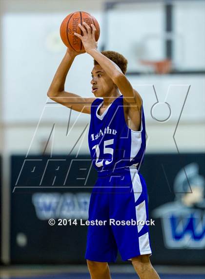 Thumbnail 3 in MacArthur vs Warren A photogallery.