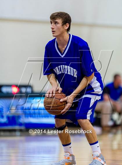 Thumbnail 1 in MacArthur vs Warren A photogallery.