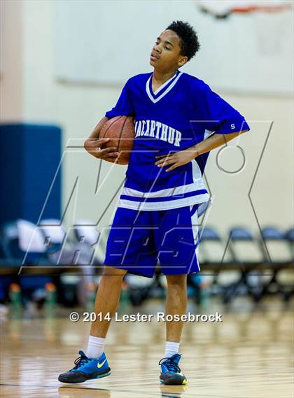 Thumbnail 2 in MacArthur vs Warren A photogallery.