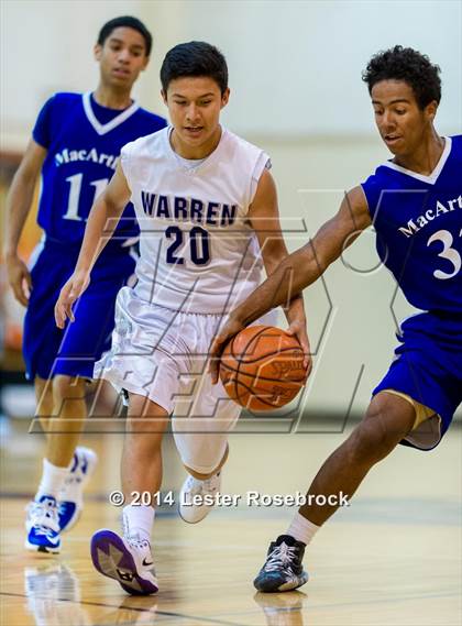 Thumbnail 3 in MacArthur vs Warren A photogallery.