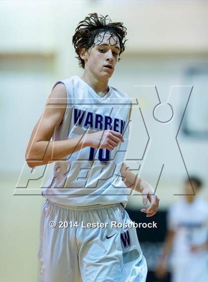 Thumbnail 2 in MacArthur vs Warren A photogallery.