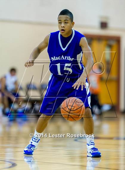 Thumbnail 2 in MacArthur vs Warren A photogallery.
