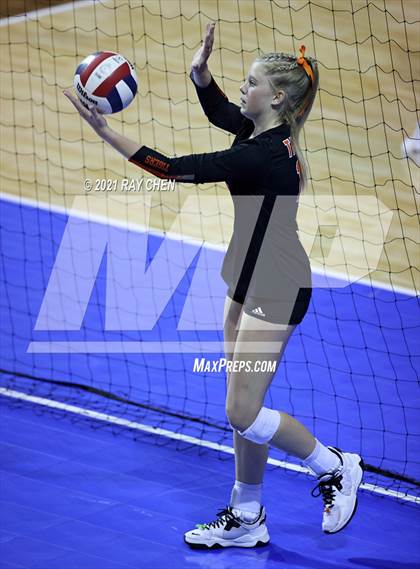 Thumbnail 3 in Holyoke vs. Wiggins (CHSAA 2A Final Four) photogallery.