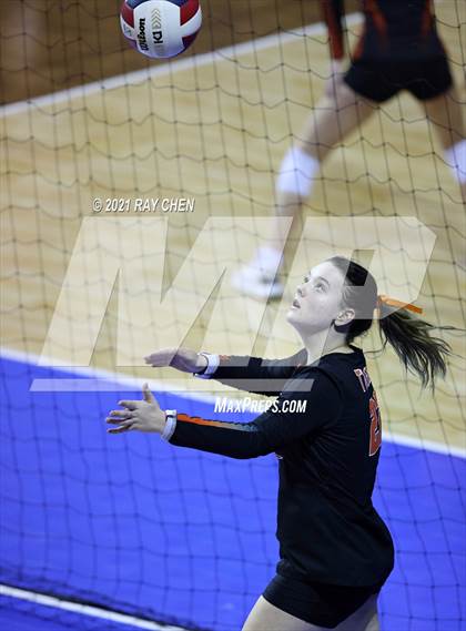 Thumbnail 3 in Holyoke vs. Wiggins (CHSAA 2A Final Four) photogallery.
