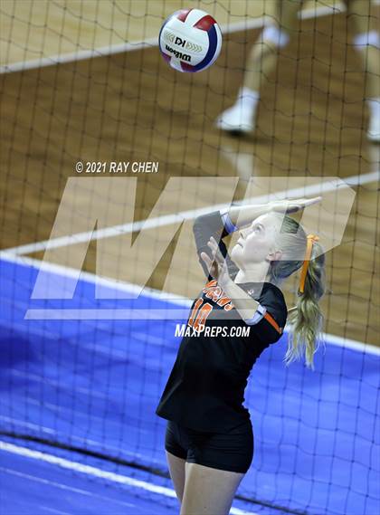 Thumbnail 1 in Holyoke vs. Wiggins (CHSAA 2A Final Four) photogallery.