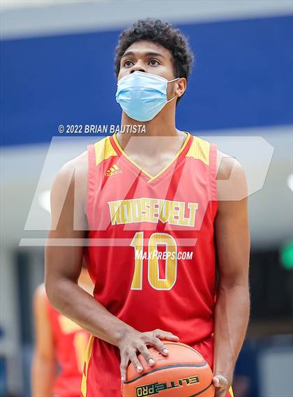 Thumbnail 2 in Kailua vs Roosevelt (OIA D1 Semifinal Playoff) photogallery.