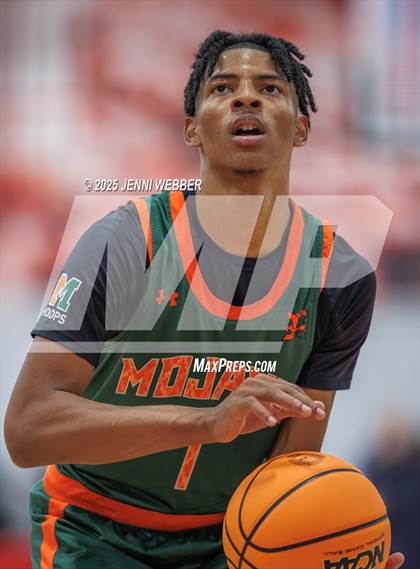 Thumbnail 2 in Bishop Gorman vs. Mojave (NIAA 5A Final) photogallery.
