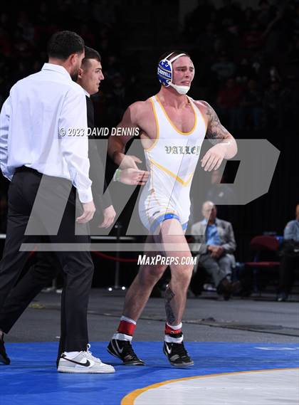 Thumbnail 3 in CIF State Boys Wrestling Championships (182-120 Finals) photogallery.