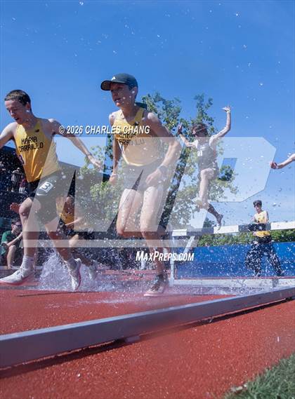Thumbnail 3 in Twilight Invitational 2000m Steeplechase (SRJC) photogallery.