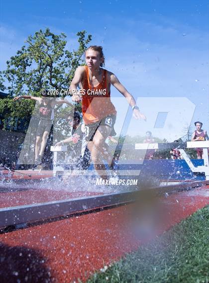 Thumbnail 2 in Twilight Invitational 2000m Steeplechase (SRJC) photogallery.