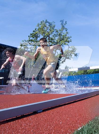 Thumbnail 3 in Twilight Invitational 2000m Steeplechase (SRJC) photogallery.