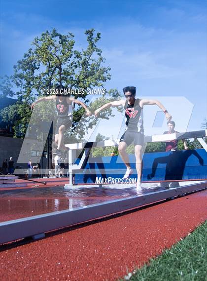 Thumbnail 3 in Twilight Invitational 2000m Steeplechase (SRJC) photogallery.