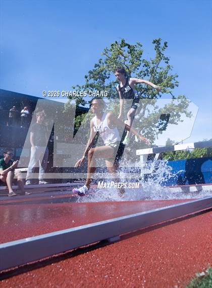Thumbnail 3 in Twilight Invitational 2000m Steeplechase (SRJC) photogallery.