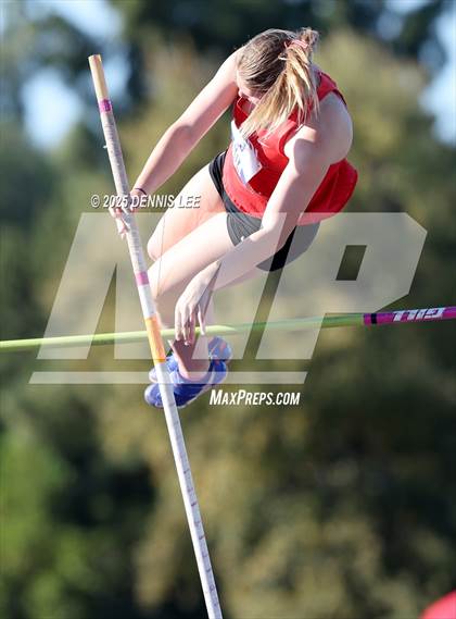 Thumbnail 1 in Halden Invitational (Pole Vault) photogallery.