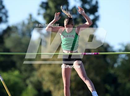 Thumbnail 2 in Halden Invitational (Pole Vault) photogallery.