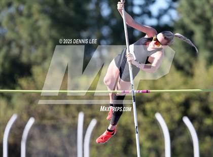 Thumbnail 1 in Halden Invitational (Pole Vault) photogallery.