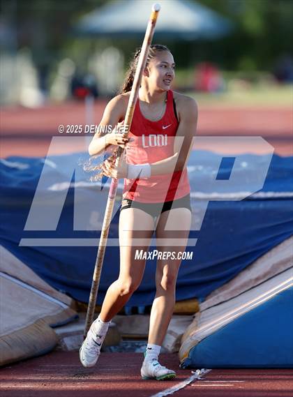 Thumbnail 3 in Halden Invitational (Pole Vault) photogallery.