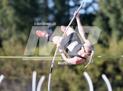 Thumbnail 2 in Halden Invitational (Pole Vault) photogallery.