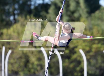 Thumbnail 3 in Halden Invitational (Pole Vault) photogallery.
