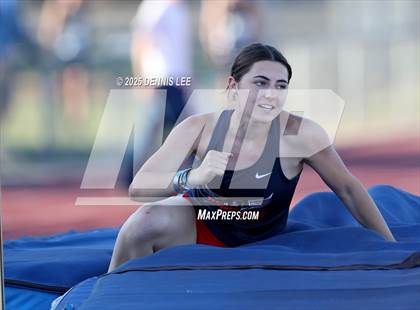 Thumbnail 1 in Halden Invitational (Pole Vault) photogallery.