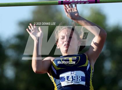 Thumbnail 2 in Halden Invitational (Pole Vault) photogallery.