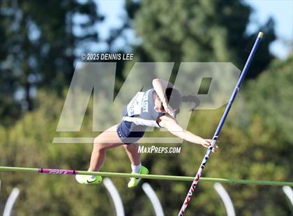 Thumbnail 3 in Halden Invitational (Pole Vault) photogallery.