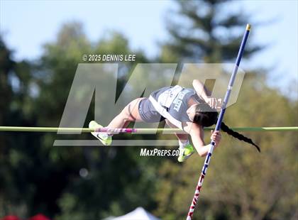 Thumbnail 3 in Halden Invitational (Pole Vault) photogallery.