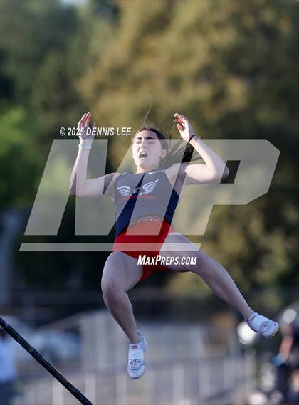 Thumbnail 1 in Halden Invitational (Pole Vault) photogallery.